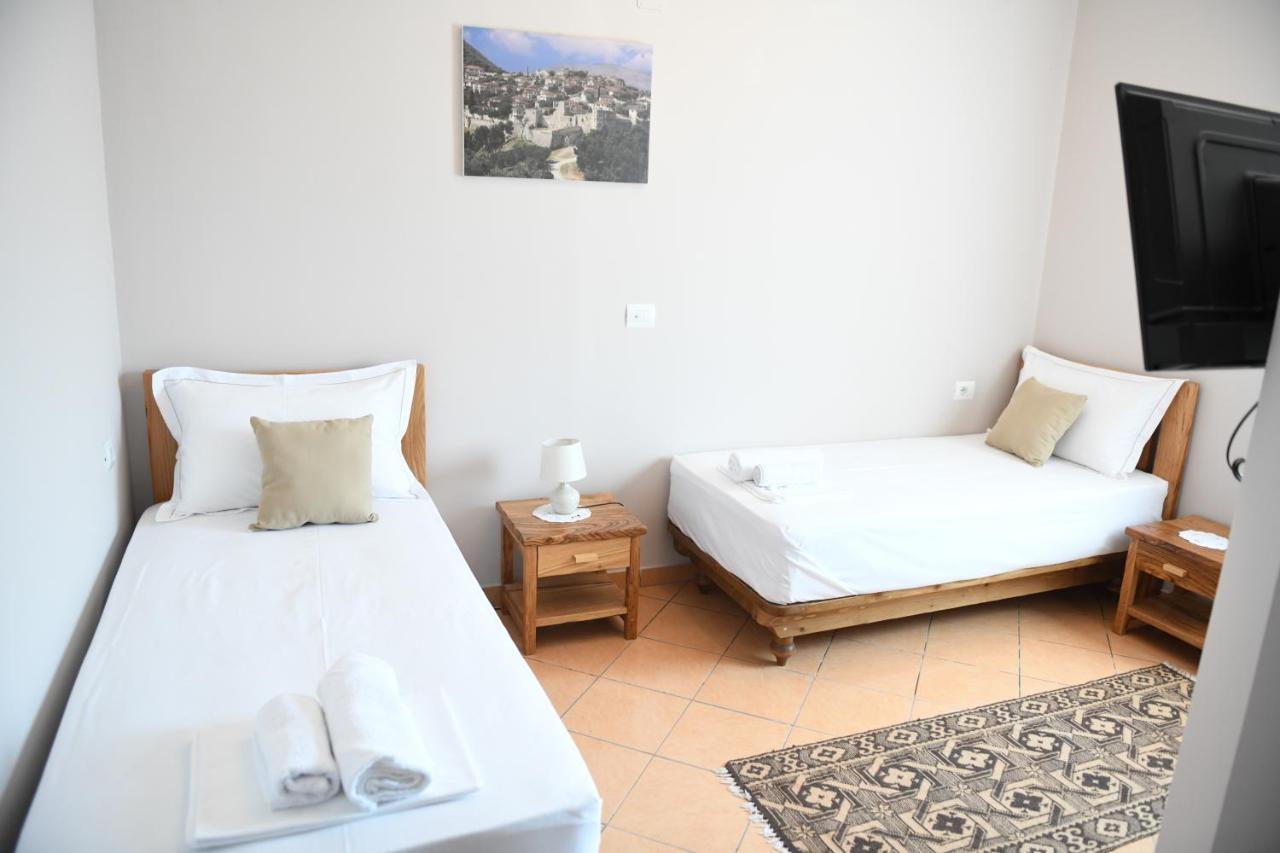 Guesthouse Leo Berat Exterior foto