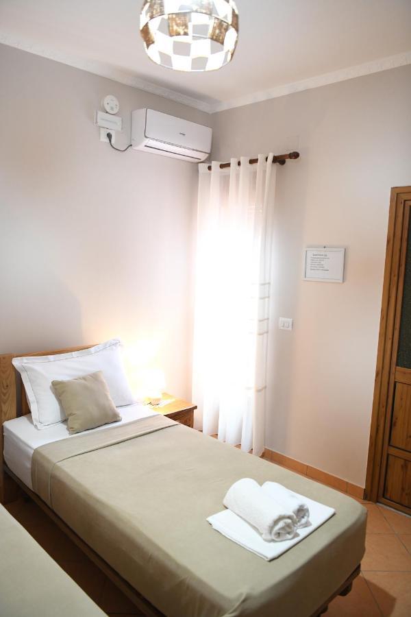 Guesthouse Leo Berat Exterior foto