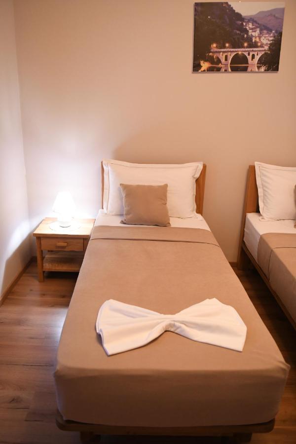 Guesthouse Leo Berat Exterior foto