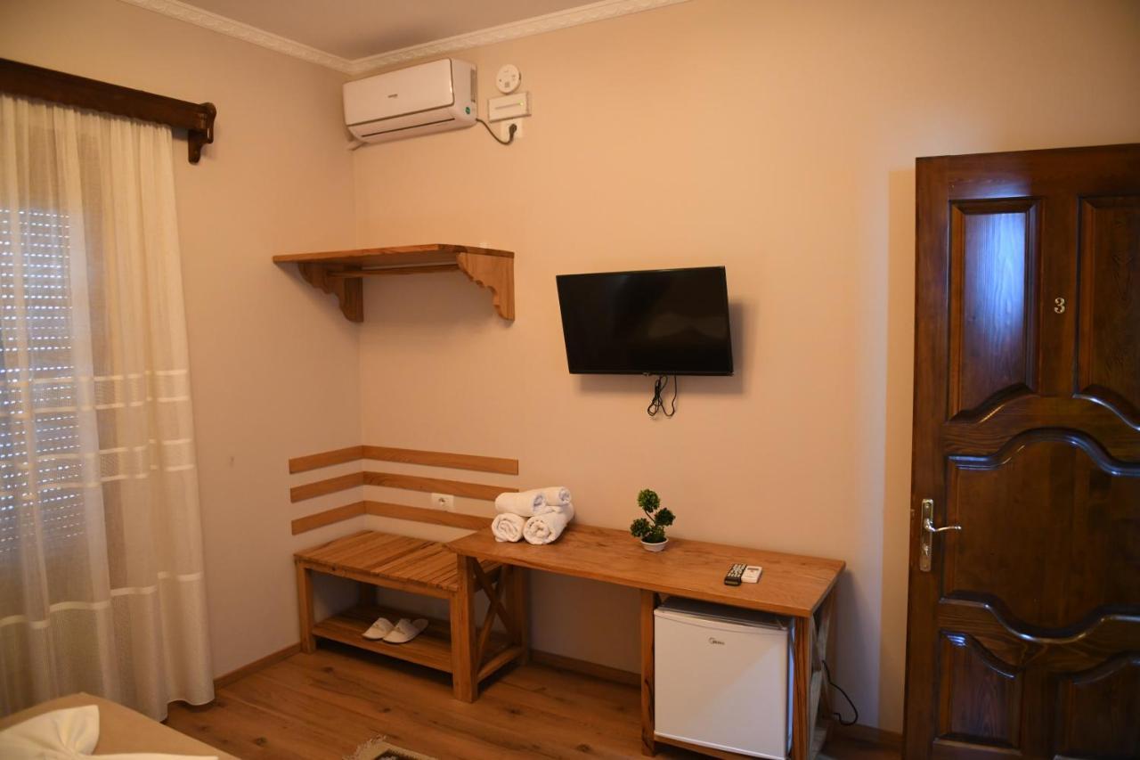 Guesthouse Leo Berat Exterior foto