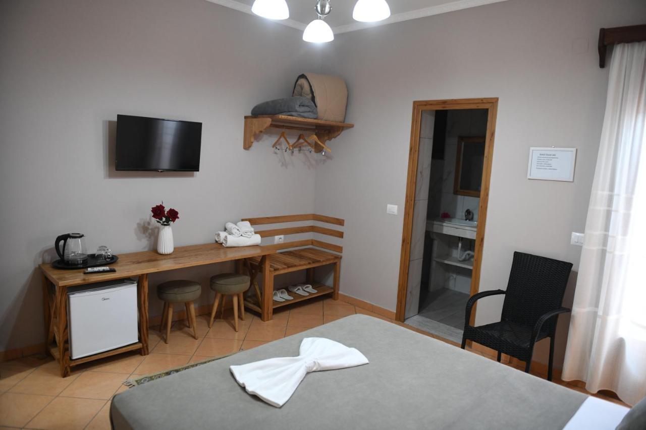 Guesthouse Leo Berat Exterior foto
