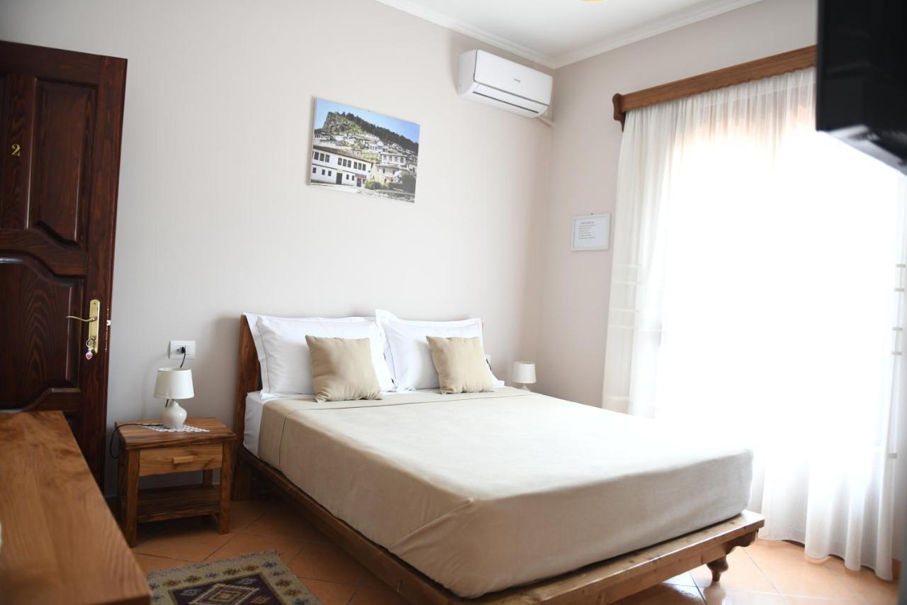 Guesthouse Leo Berat Exterior foto