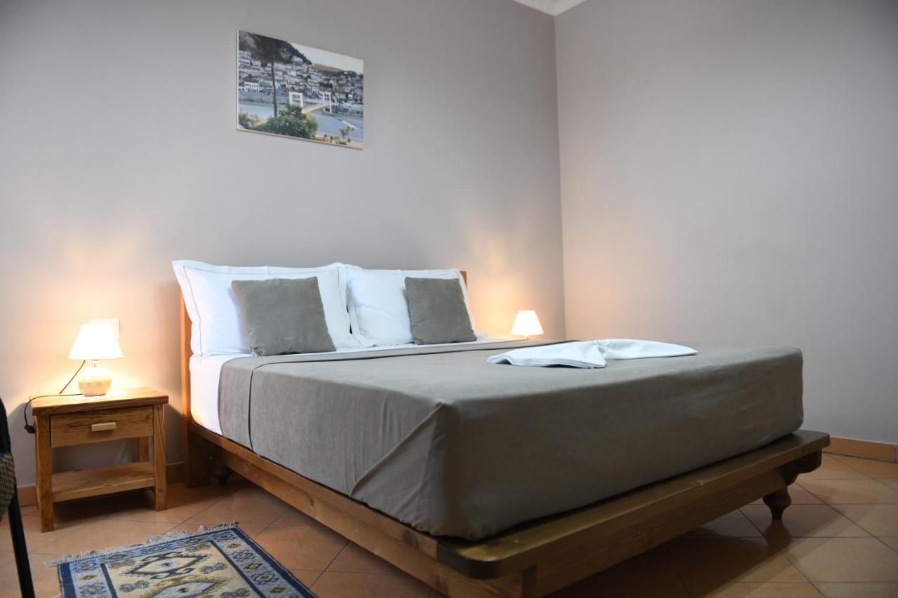 Guesthouse Leo Berat Exterior foto