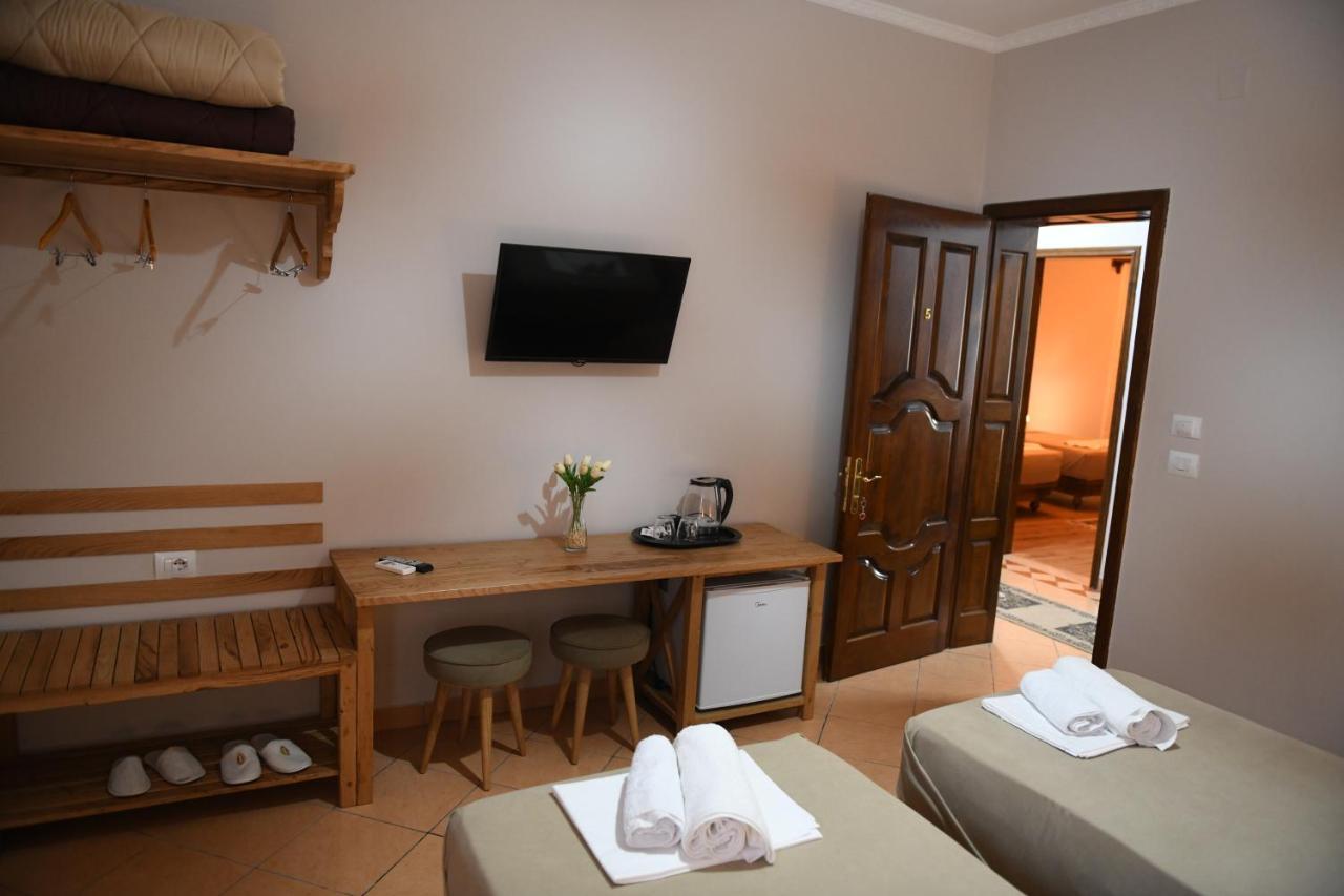 Guesthouse Leo Berat Exterior foto