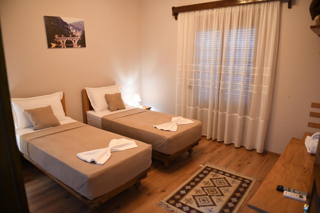 Guesthouse Leo Berat Exterior foto