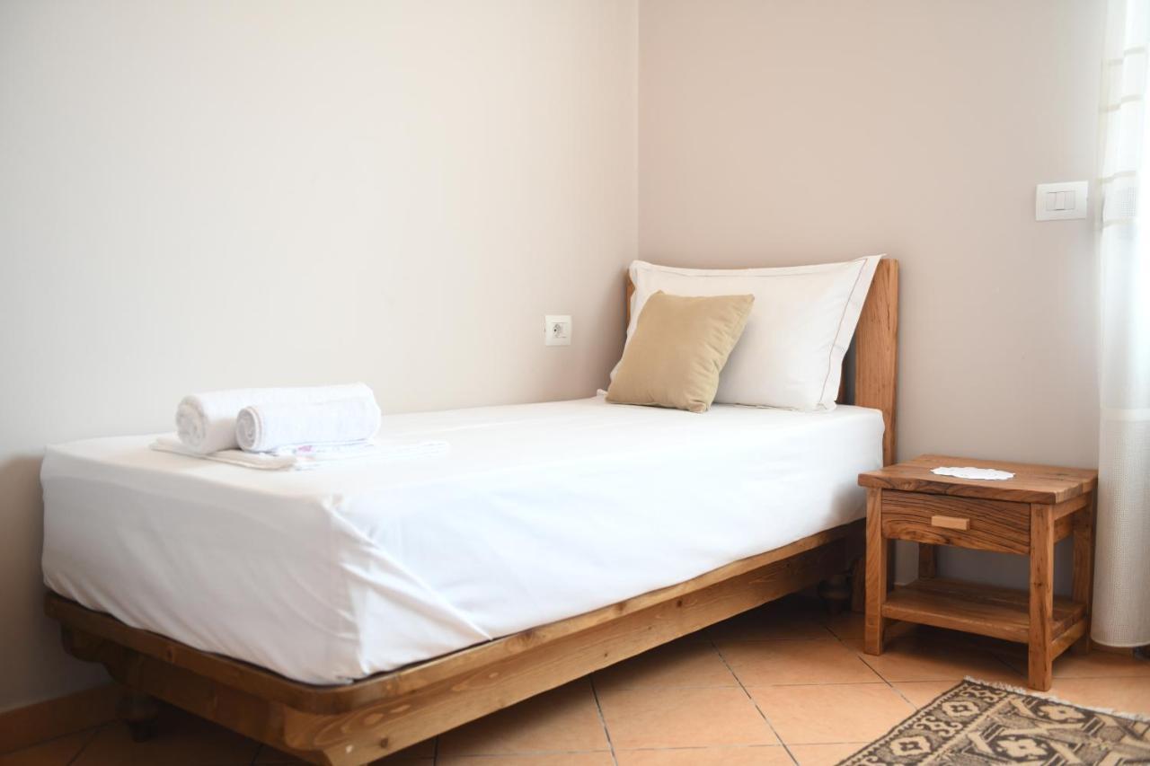 Guesthouse Leo Berat Exterior foto