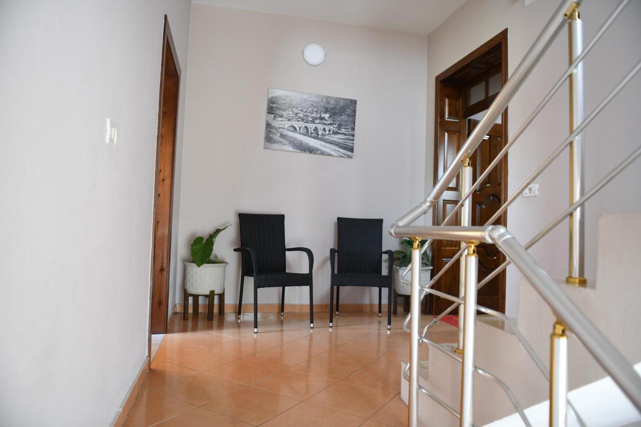 Guesthouse Leo Berat Exterior foto